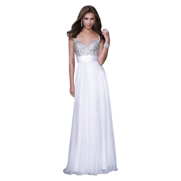 La femme Beaded Formal Maxi Dress Gown Size 4 NWT - Picture 1 of 11